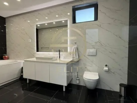 Prodaja, kuća, 173m², Sremska Kamenica, Petrovaradin - image 14