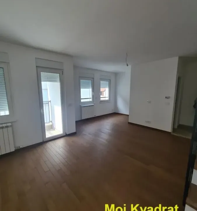 Prodaja, trosoban stan, 81m², Olimp, Zvezdara Sve Podlokacije