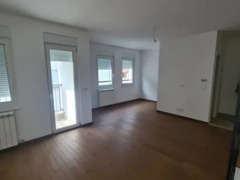 Sale, three bedroom apartment, 81m², Olimp, Zvezdara Sve Podlokacije