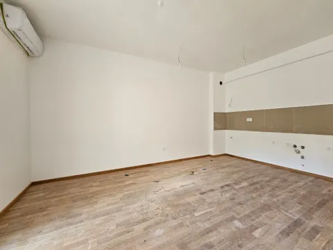 Sale, one bedroom apartment, 43m², Bečići, Budva - image 10