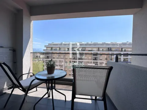 Izdavanje, dvosoban stan, 70m², Master Kvart, Podgorica - image 2