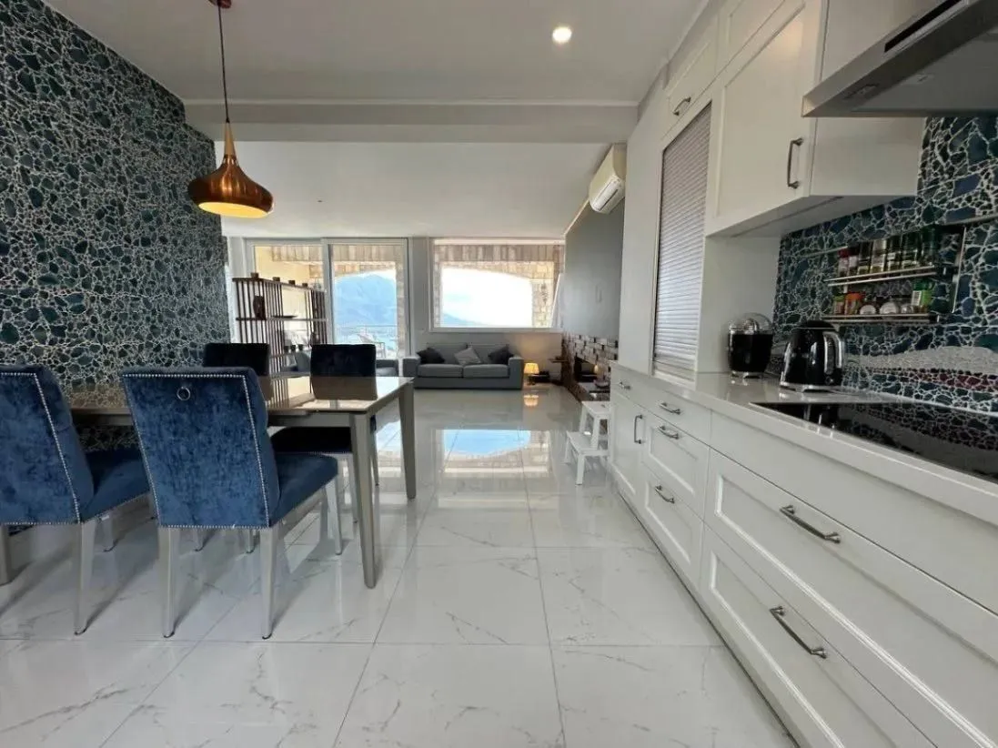 Sale, two bedroom apartment, 131m², Bečići, Budva