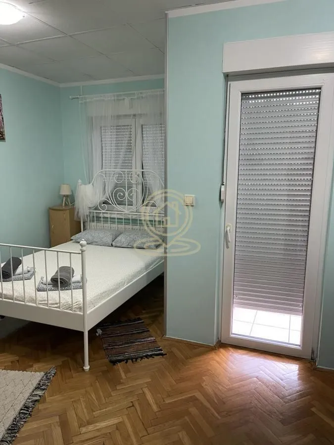 Izdavanje, jednosoban stan, 30m², Centar, Novi Sad