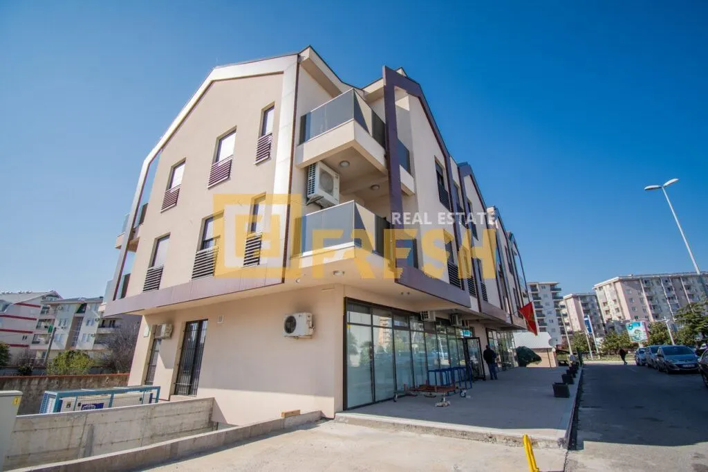 Rent, office space, 56m², City Kvart, Podgorica