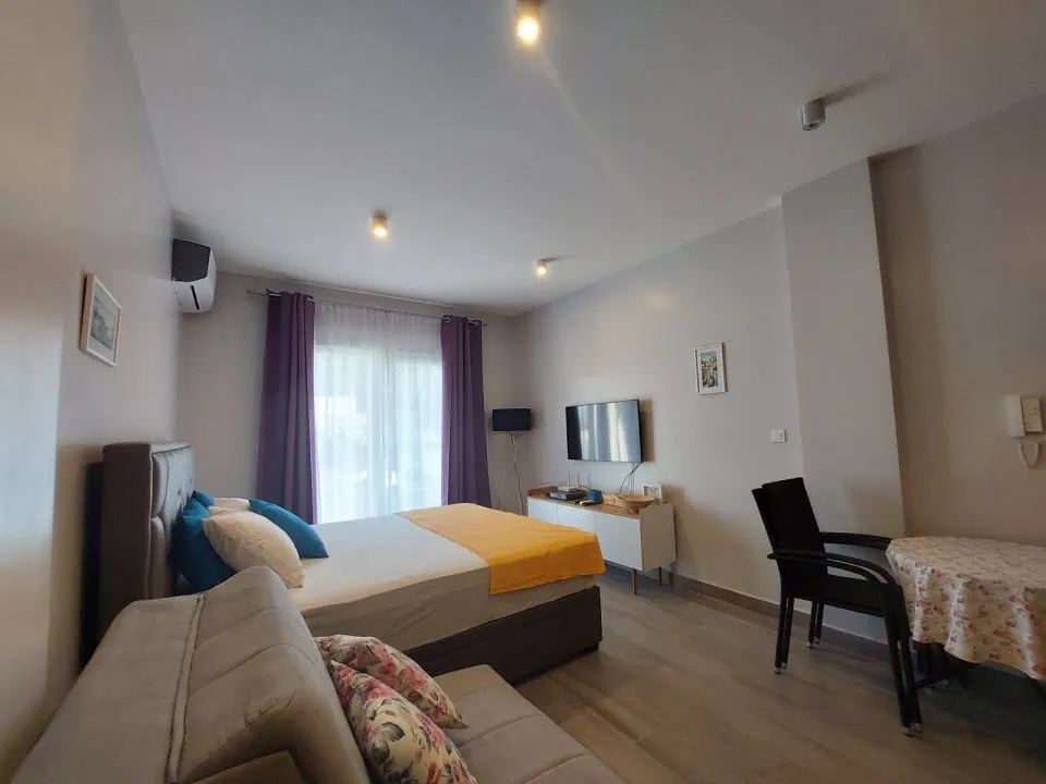 Rent, studio apartment, 30m², Budva, Crna Gora