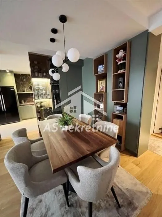 Rent, three bedroom apartment, 85m², Vračar Sve Podlokacije, Beograd