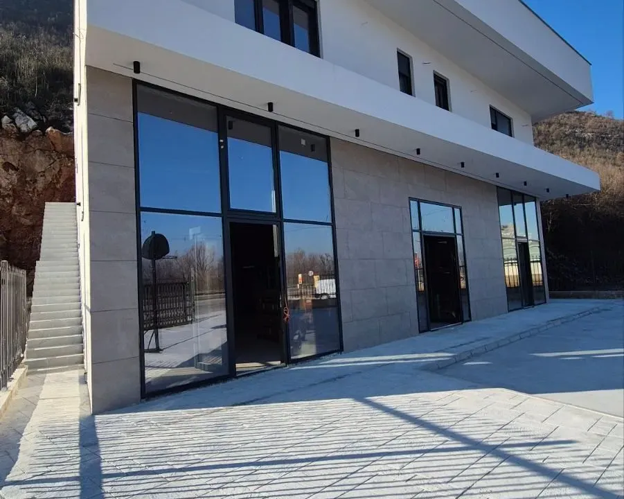 Izdavanje, poslovni prostor, 440m², Podgorica, Crna Gora