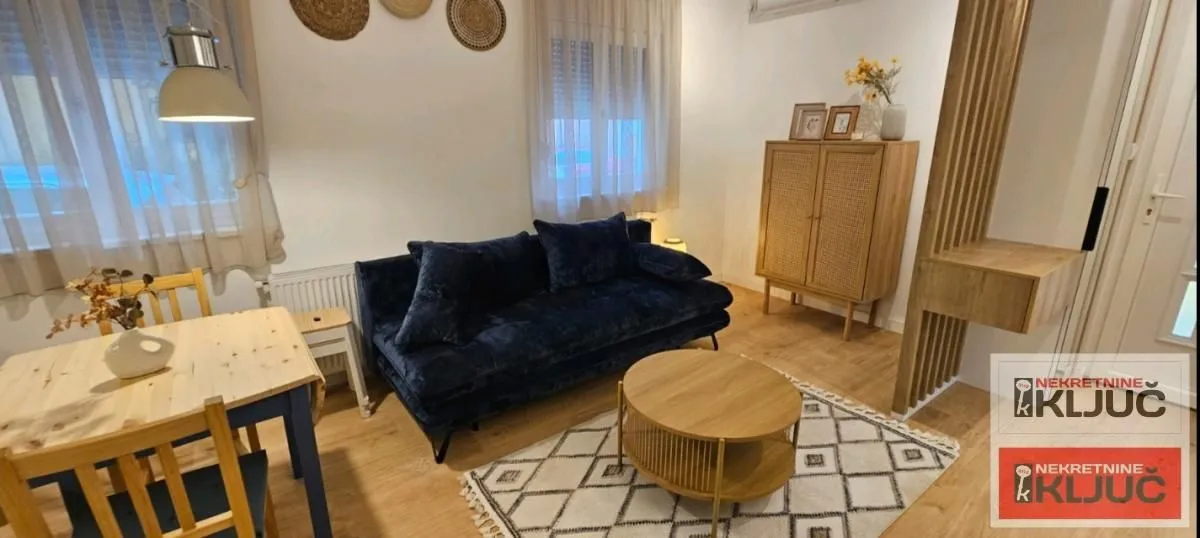 Izdavanje, jednosoban stan, 36m², Centar, Novi Sad