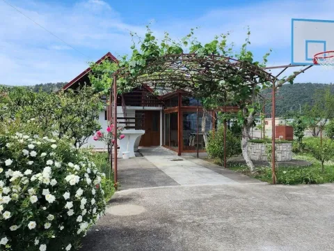 Kuća in Bijelo Polje