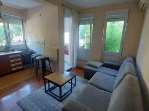 Izdavanje, jednosoban stan, 38m², Gorica C, Podgorica - image 2