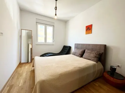 Izdavanje, jednosoban stan, 49m², City Kej, Podgorica - image 4