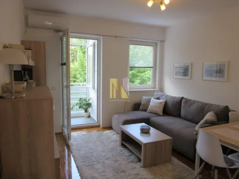 Rent, two bedroom apartment, 38m², Novi Sad, Srbija - image 1