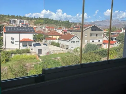 Izdavanje, jednosoban stan, 43m², Ibričevina, Podgorica - image 2