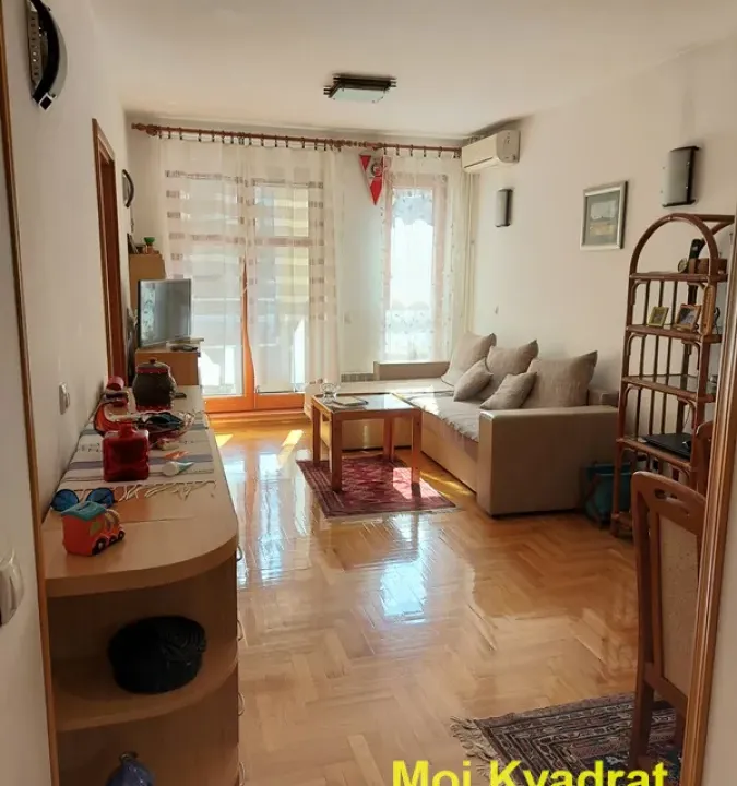 Rent, two bedroom apartment, 41m², Kalenić Pijaca, Vračar Sve Podlokacije