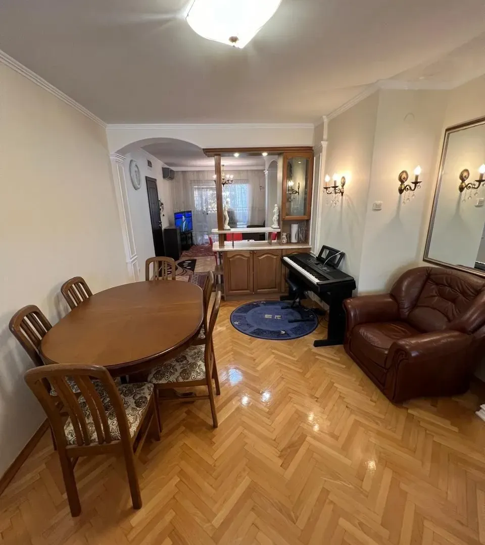 Prodaja, trosoban stan, 114m², Adok, Budva