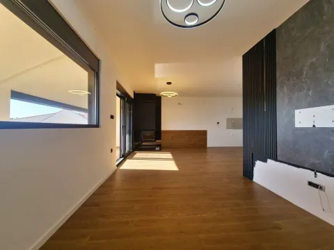 Prodaja, dvosoban stan, 96m², Petrovac, Budva - image 3