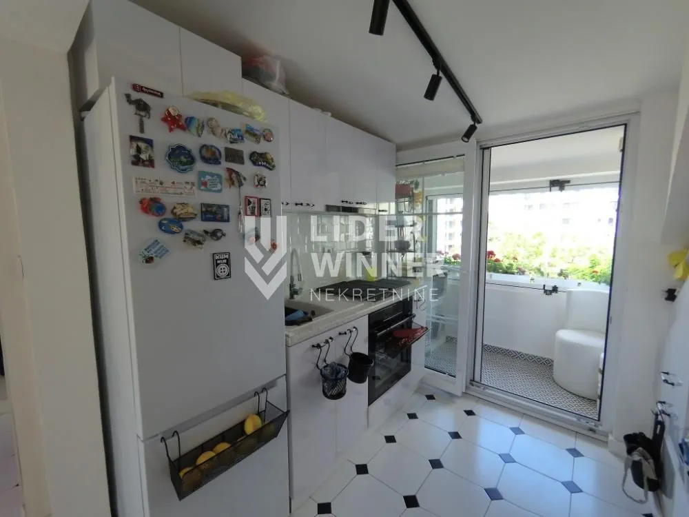 Sale, three bedroom apartment, 75m², Savski Venac, Beograd