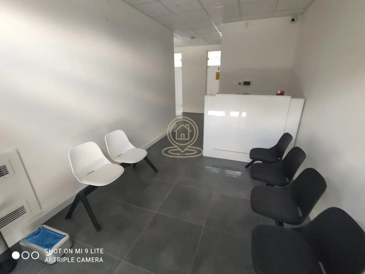 Izdavanje, poslovni prostor, 120m², Mirijevo Sve Podlokacije, Beograd