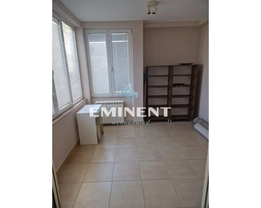 Rent, four bedroom apartment, 140m², Voždovačka Crkva, Voždovac Sve Podlokacije