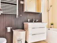 Izdavanje, jednosoban stan, 81m², Bulevar, Budva - image 11