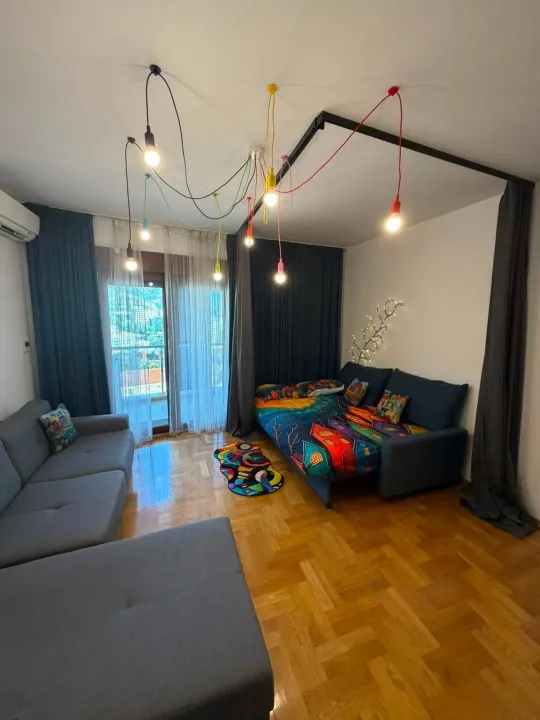 Rent, studio apartment, 42m², Bečići, Budva