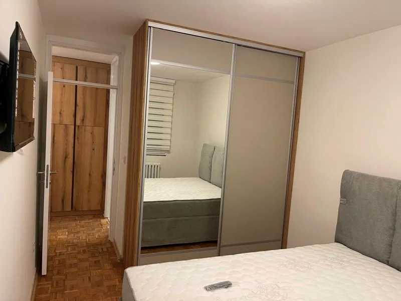 Izdavanje, četvorosoban stan, 86m², Novi Beograd Blok 63, Novi Beograd Sve Podlokacije