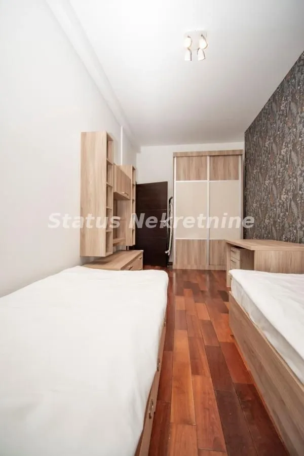 Prodaja, četvorosoban stan, 114m², Bulevar Evrope, Novi Sad Sve Podlokacije