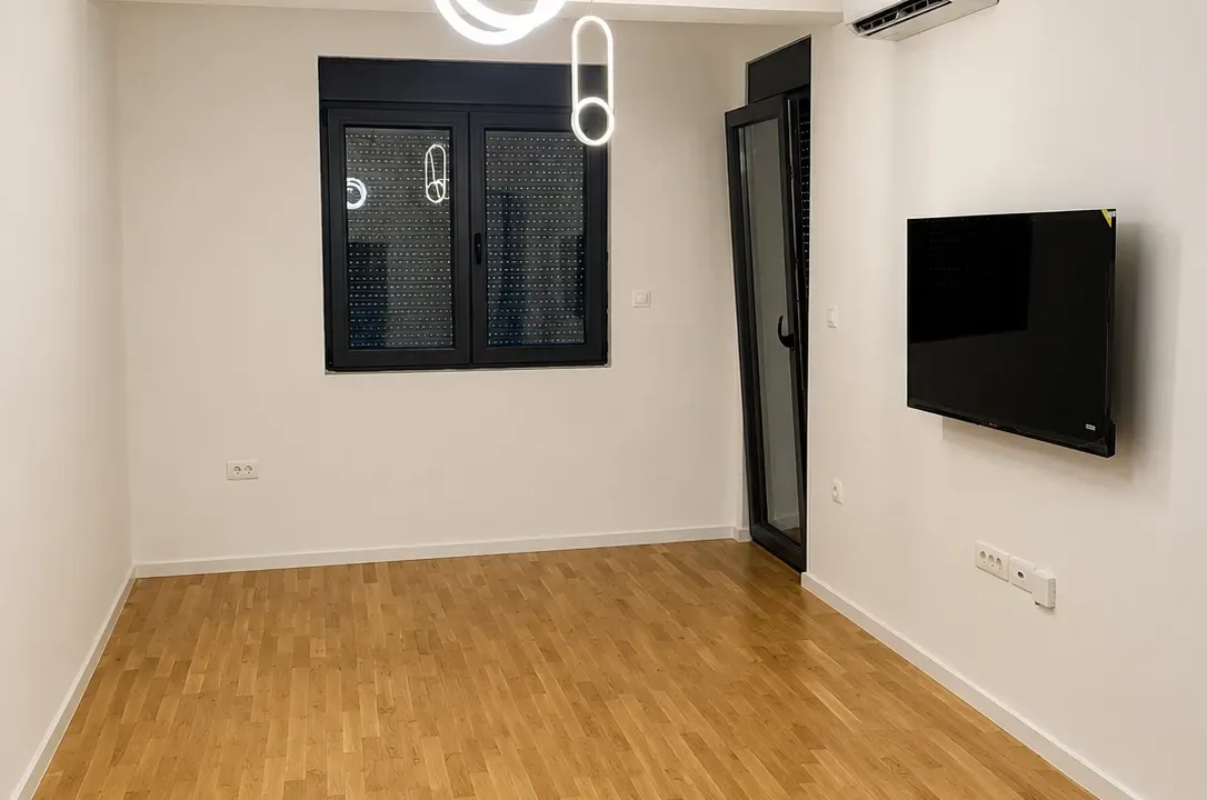 Izdavanje, jednosoban stan, 45m², Stari Aerodrom, Podgorica