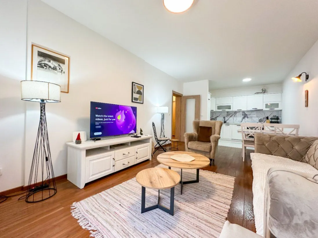 Izdavanje, dvosoban stan, 69m², Master Kvart, Podgorica