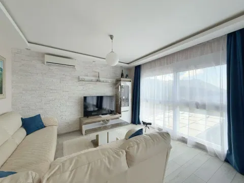 Izdavanje, dvosoban stan, 70m², Bečići, Budva - image 19