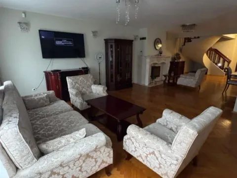 Izdavanje, trosoban stan, 150m², Budva, Crna Gora - image 7