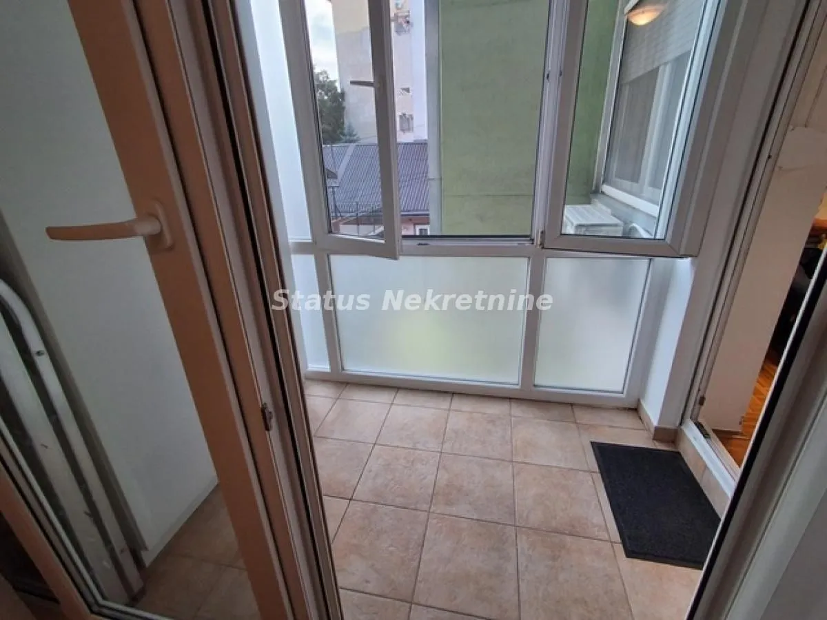 Izdavanje, dvosoban stan, 43m², Grbavica, Novi Sad Sve Podlokacije