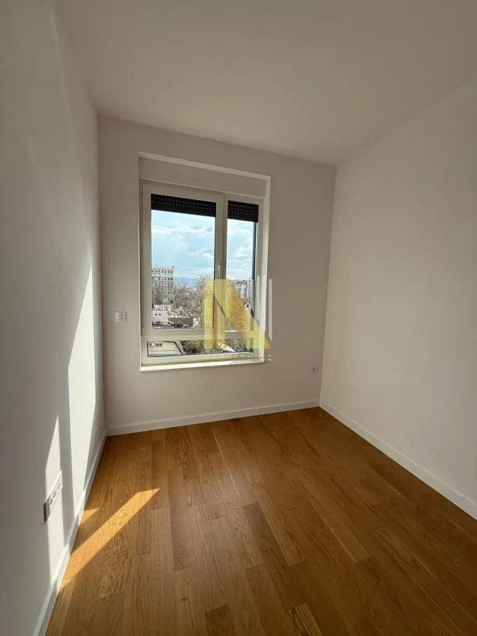 Prodaja, četvorosoban stan, 116m², Bulevar Evrope, Novi Sad Sve Podlokacije