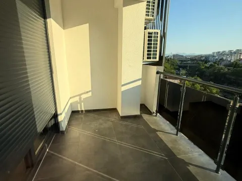 Izdavanje, dvosoban stan, 65m², Preko Morače, Podgorica - image 4