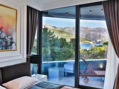 Izdavanje, dvosoban stan, 71m², Centar, Budva - image 12