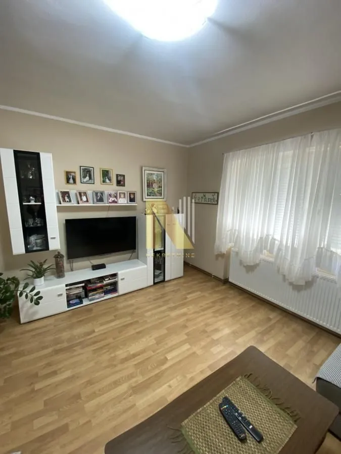 Prodaja, kuća, 224m², Kać, Novi Sad Sve Podlokacije