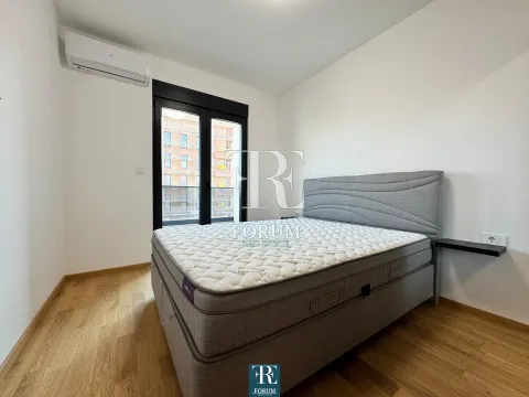 Izdavanje, jednosoban stan, 50m², City Kvart, Podgorica - image 8