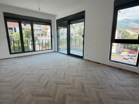 Prodaja, jednosoban stan, 53m², Centar, Budva - image 1