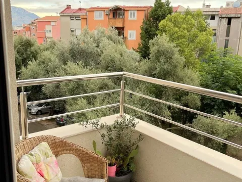 Rent, two bedroom apartment, 52m², Maine, Budva - image 11