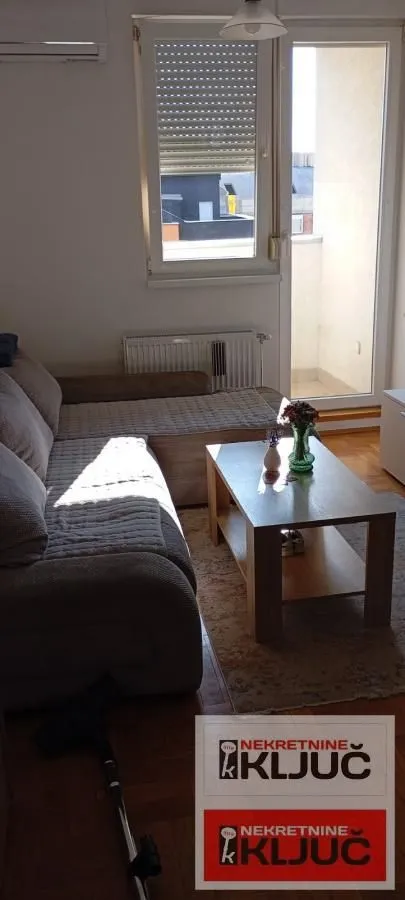 Izdavanje, garsonjera, 25m², Bulevar Evrope, Novi Sad Sve Podlokacije