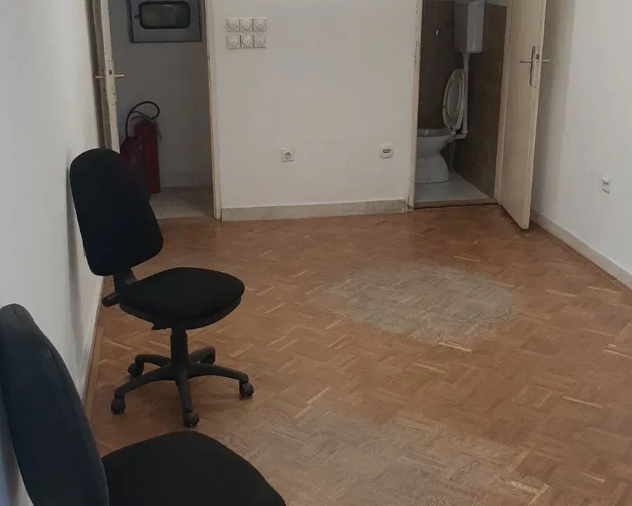 Izdavanje, poslovni prostor, 19m², Blok 5, Podgorica