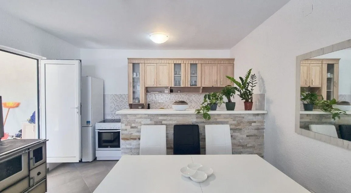 Sale, two bedroom apartment, 80m², Kavač, Kotor