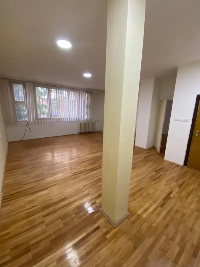 Rent, office space, 60m², Čukarica, Beograd