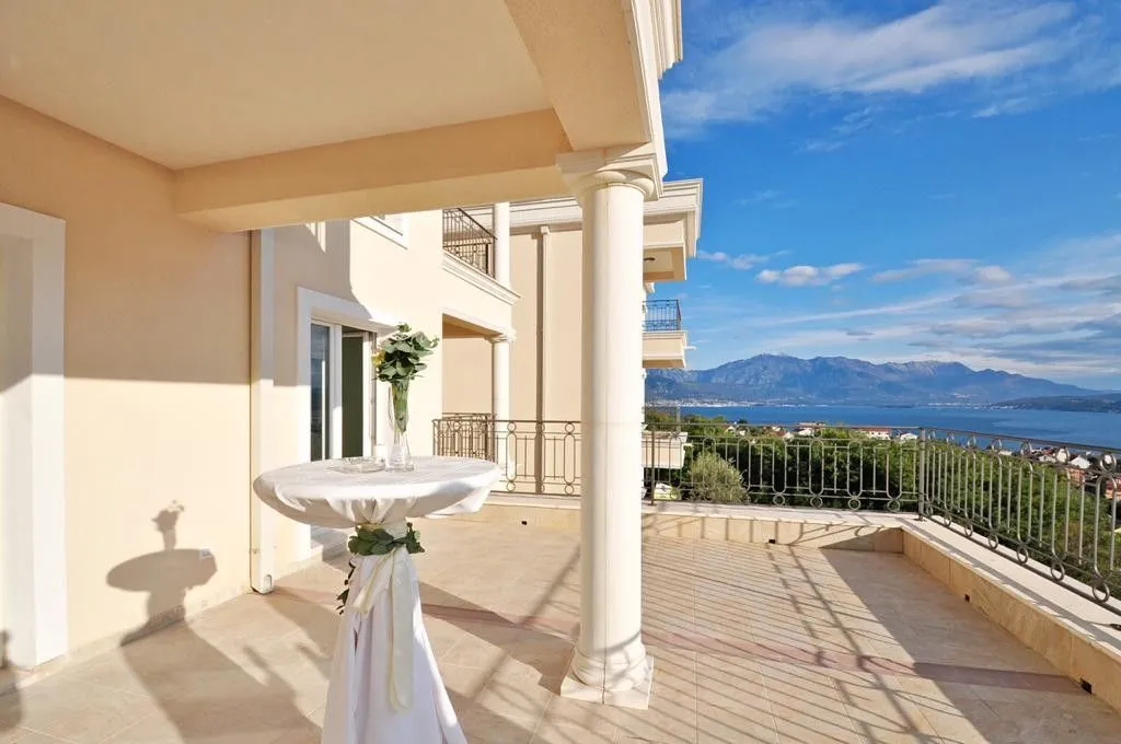 Sale, three bedroom apartment, 133m², Đenovići, Herceg Novi