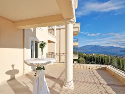 Sale, three bedroom apartment, 133m², Đenovići, Herceg Novi - image 1