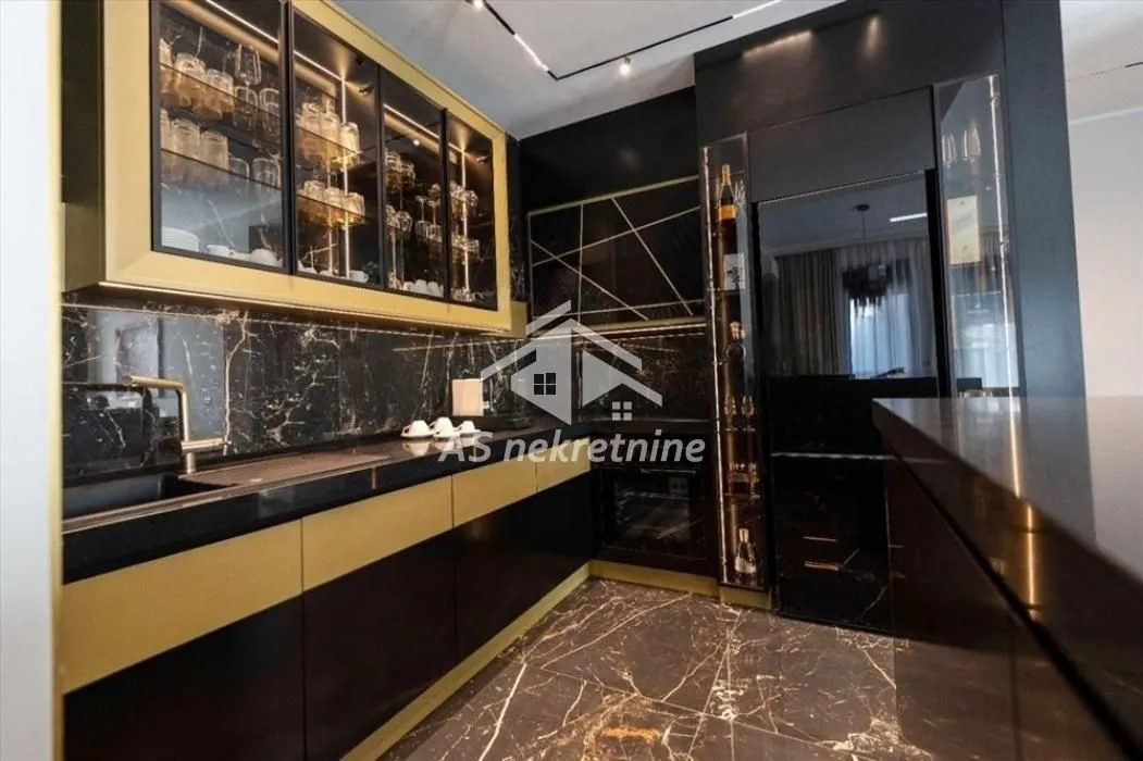 Izdavanje, četvorosoban stan, 450m², Tošin bunar, Novi Beograd Sve Podlokacije