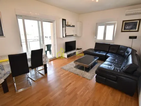 Izdavanje, dvosoban stan, 64m², City Kvart, Podgorica - image 9