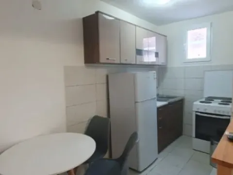 Izdavanje, dvosoban stan, 60m², 1 maj, Podgorica - image 6