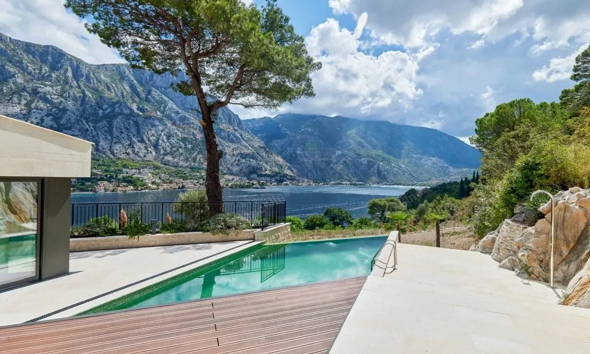 Prodaja, kuća, 479m², Prčanj, Kotor