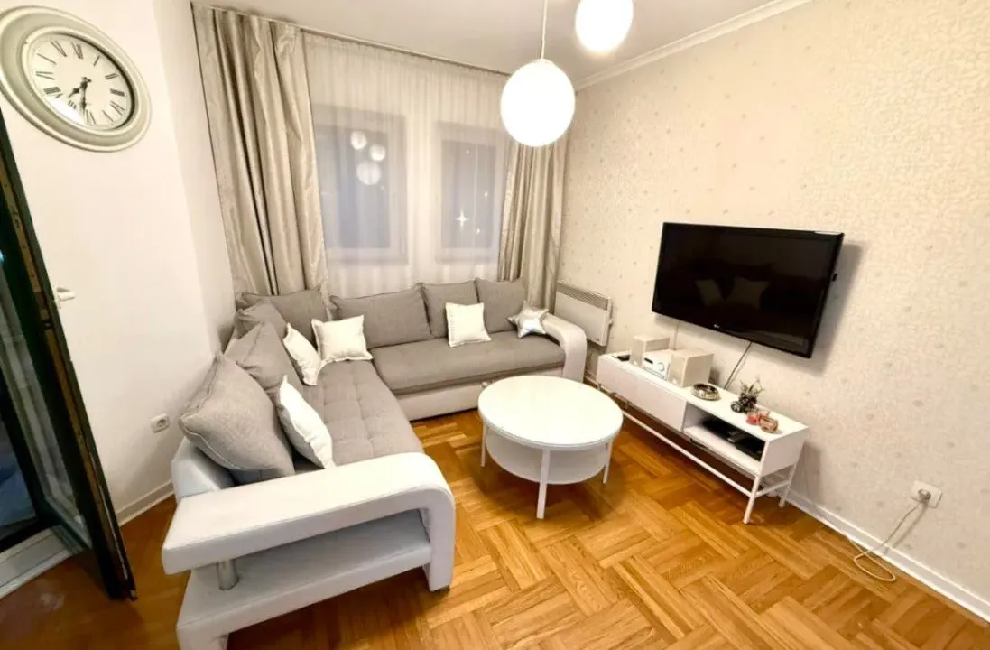 Izdavanje, jednosoban stan, 56m², Preko Morače, Podgorica